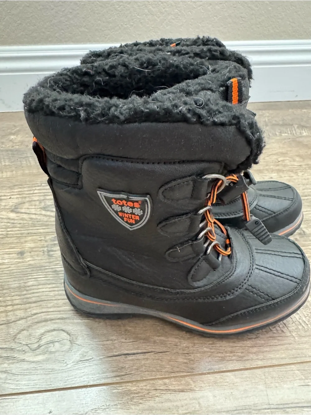 Totes Buster Kids Snow Boots Size 13 Black Orange Faux Fur Lined Winter